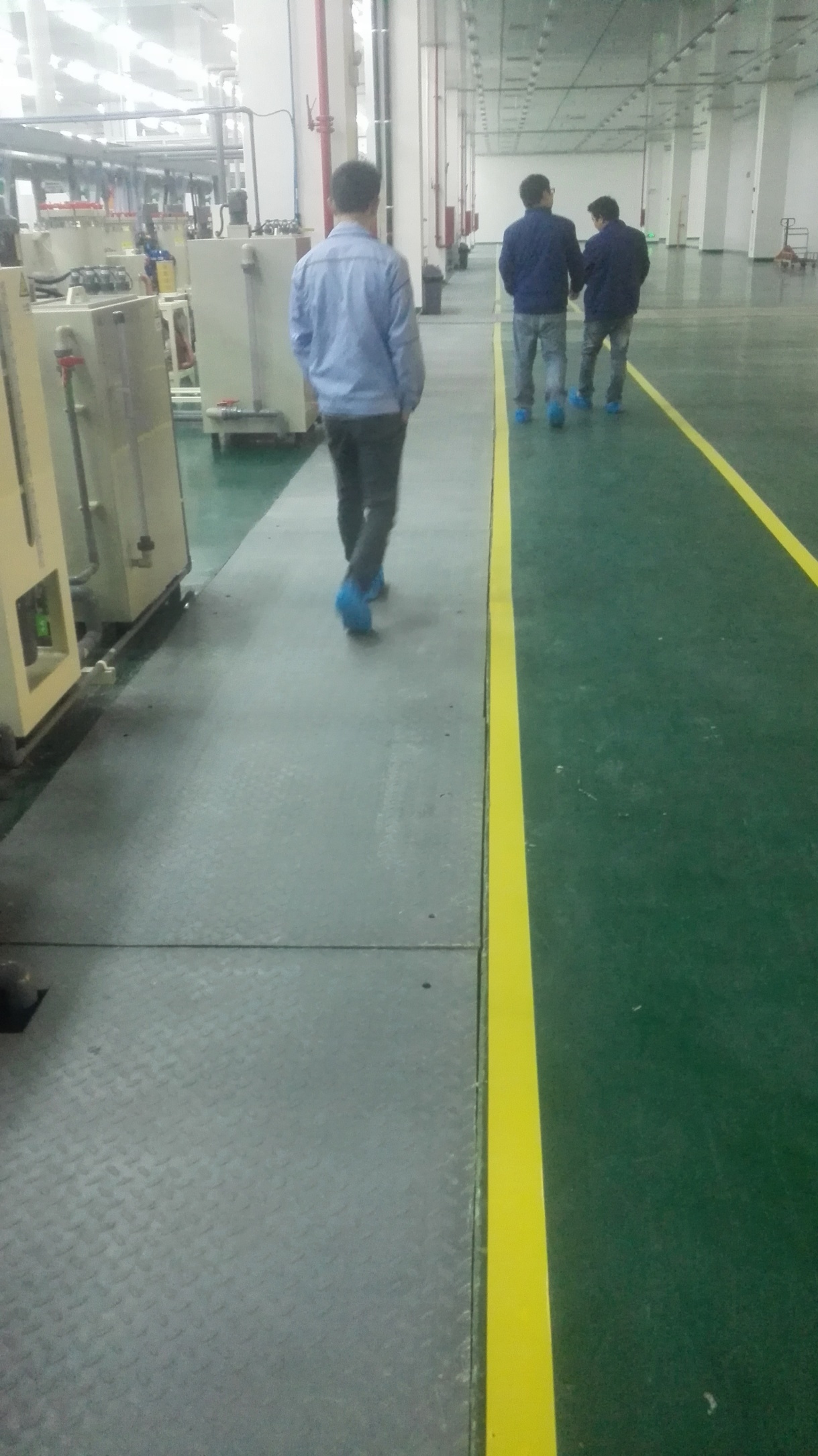 珠海雙贏集團(tuán)廠區(qū)玻璃鋼格柵蓋板、防腐工程安裝(圖2)